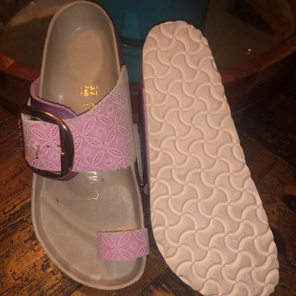 Pink big buckle birkenstocks